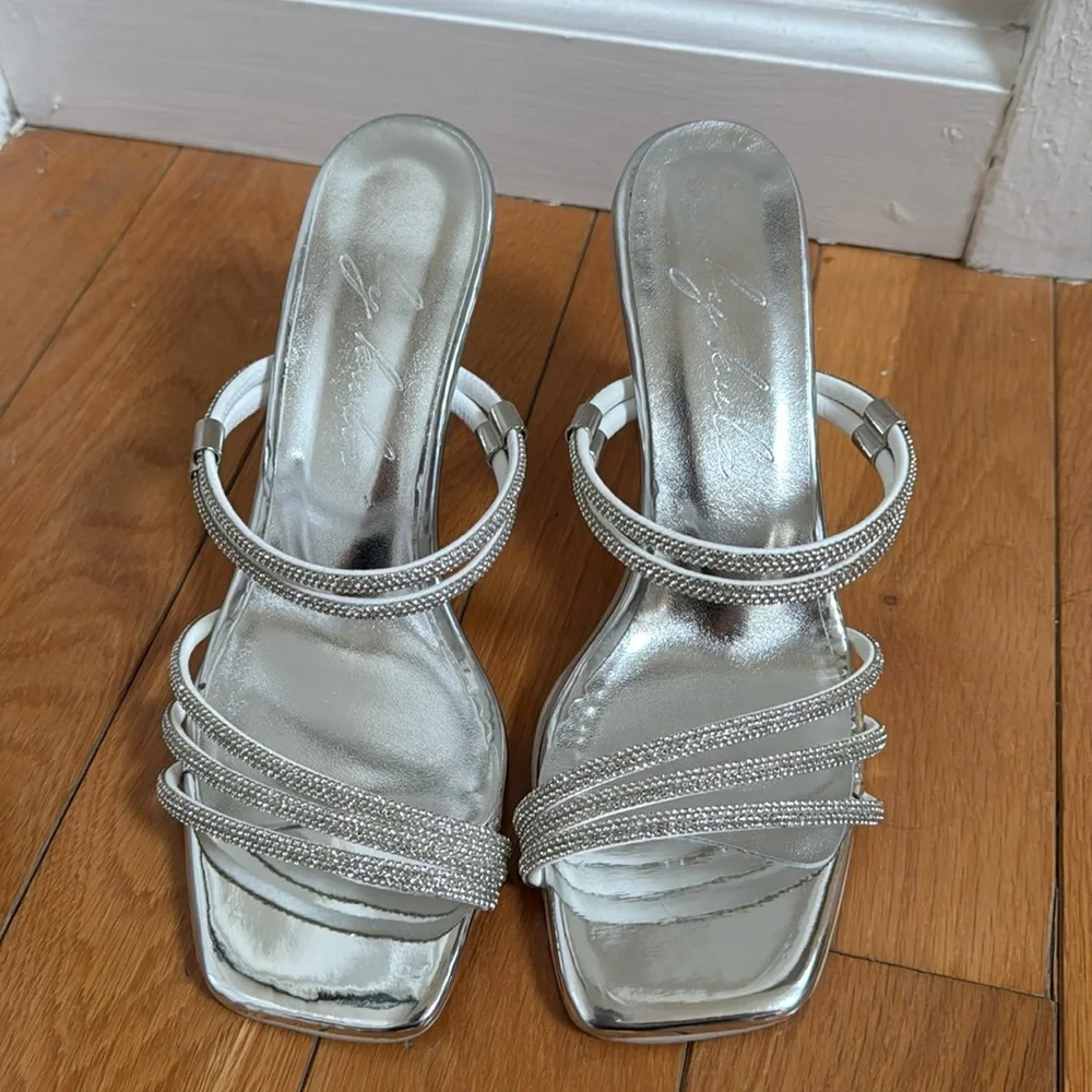 Women's Silver Heels - Picture 1 of 6